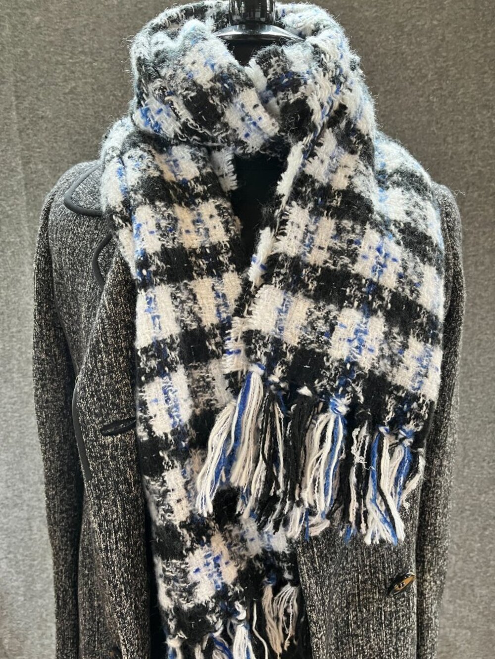 13x66 karl lagerfeld paris NWT blue black white metallic plaid scarf with fringe